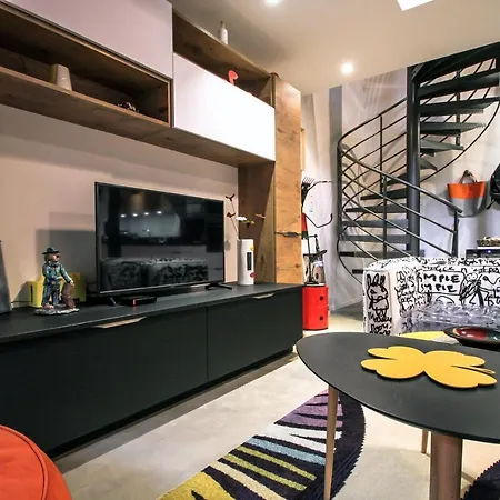 Loft 17 *