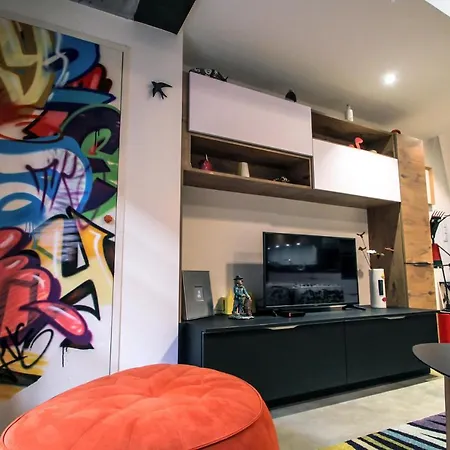 Loft 17 *