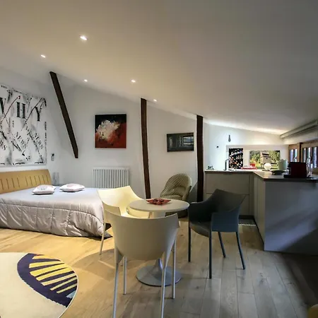 Loft 17 *
